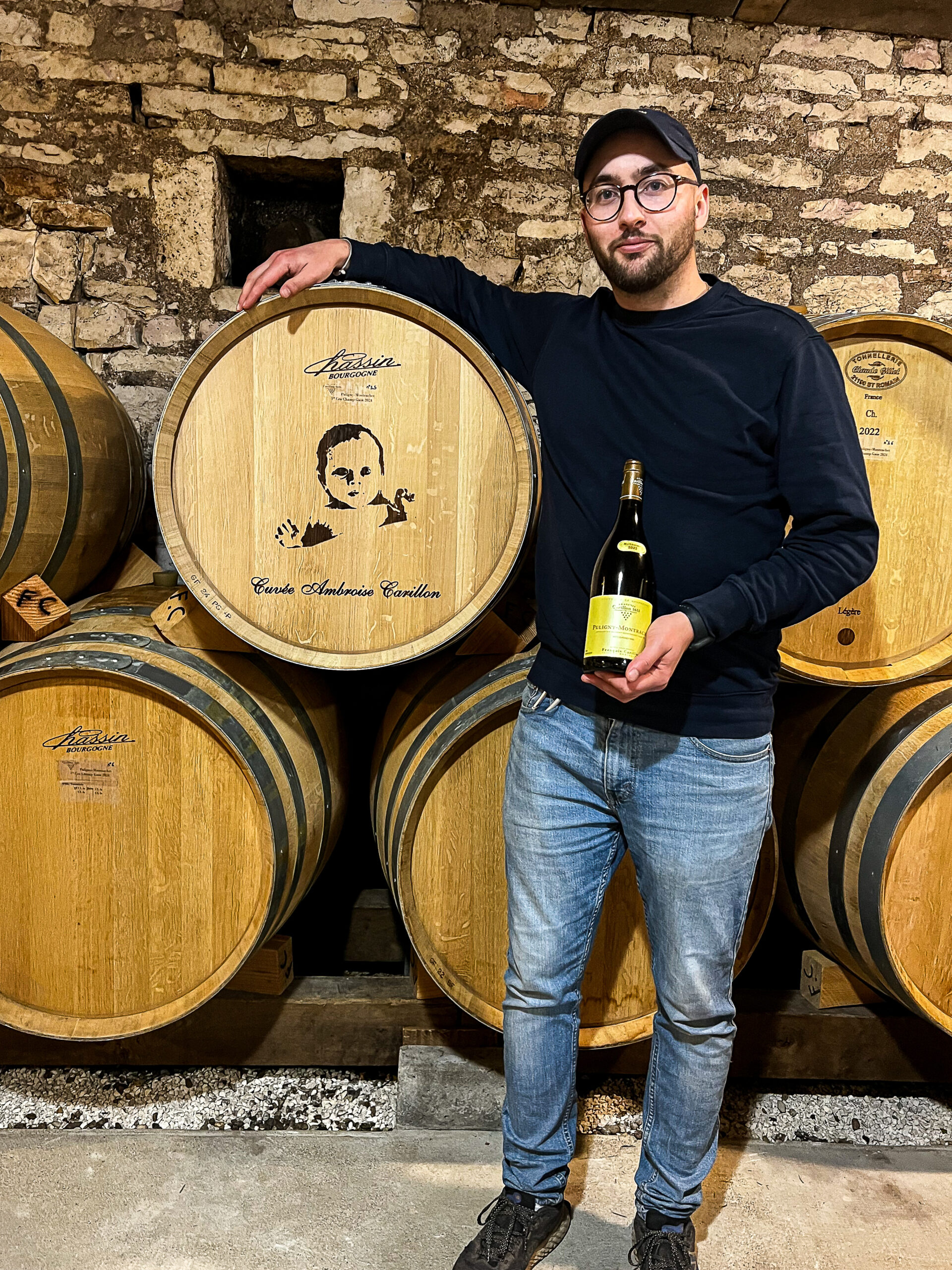 Mathis Carillon dans la cave familiale, à Puligny-Montrachet